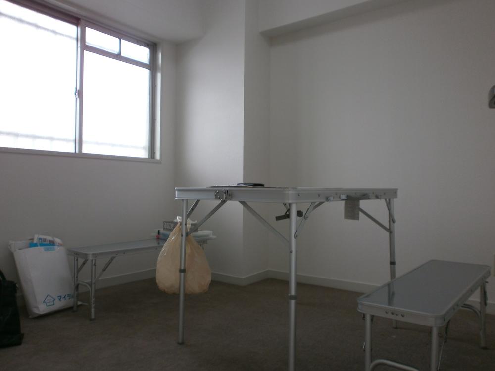 Non-living room. Indoor (10 May 2013) Shooting