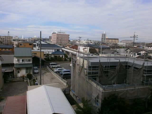 View photos from the dwelling unit. View from the site (October 2013) Shooting