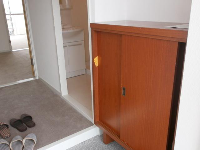 Entrance. Local (10 May 2013) Shooting