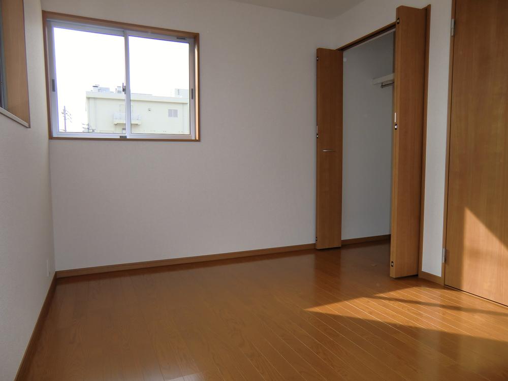 Non-living room. ◇ Western-style ◇  Bright Western-style in the south  All room storage