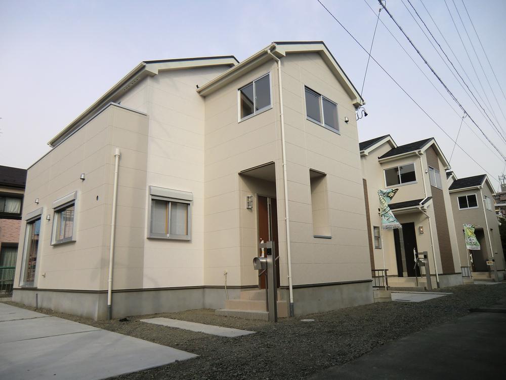 Local appearance photo. ◇ 3 Building ◇  Imposing completed! ! You can preview tour (of weekday visit also OK)  All rooms south, Yang per good! !   Parking two OK  Tsuzukiai 20.25 Pledge  Local (December 12, 2013) Shooting