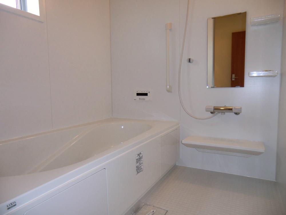 Bathroom. ◇ Bathroom ◇  Wide 1 tsubo size ・ Bathroom heating dryer ・ Warm bath ・ Otobasu ・ Barrier-free ・ There bathroom window