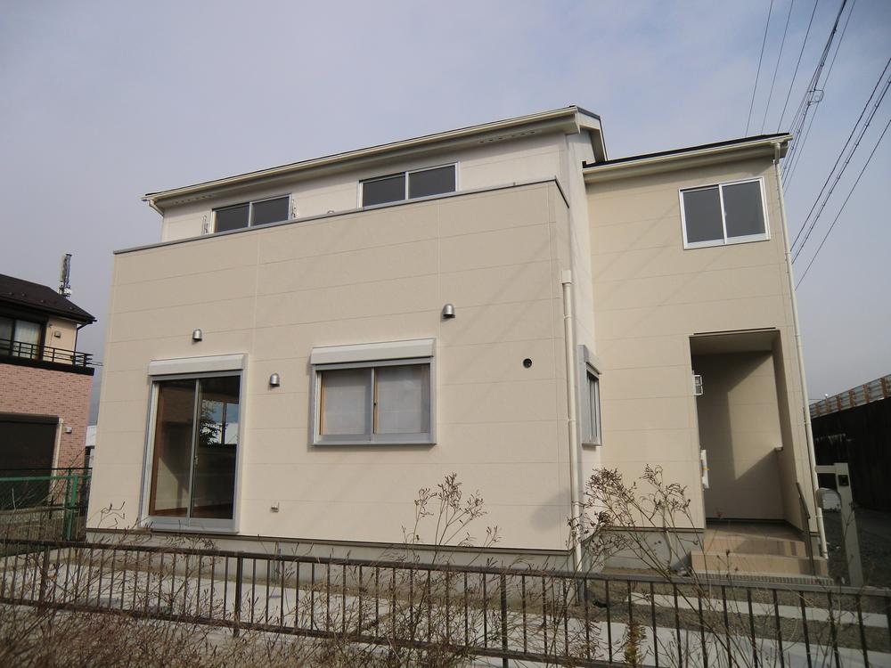 Local appearance photo. ◇ 3 Building ◇  Imposing completed! ! You can preview tour (of weekday visit also OK)  All rooms south, Yang per good! !   Parking two OK  Tsuzukiai 20.25 Pledge  Local (December 12, 2013) Shooting
