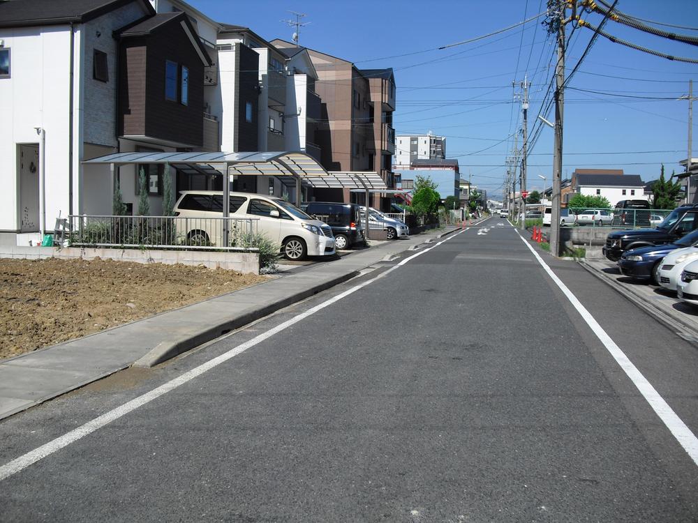 Local photos, including front road. Local (10 May 2013) Shooting