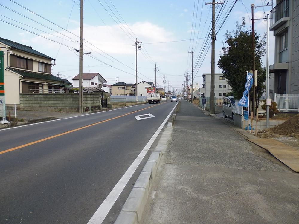 Local photos, including front road. 2013.12.2 shooting 