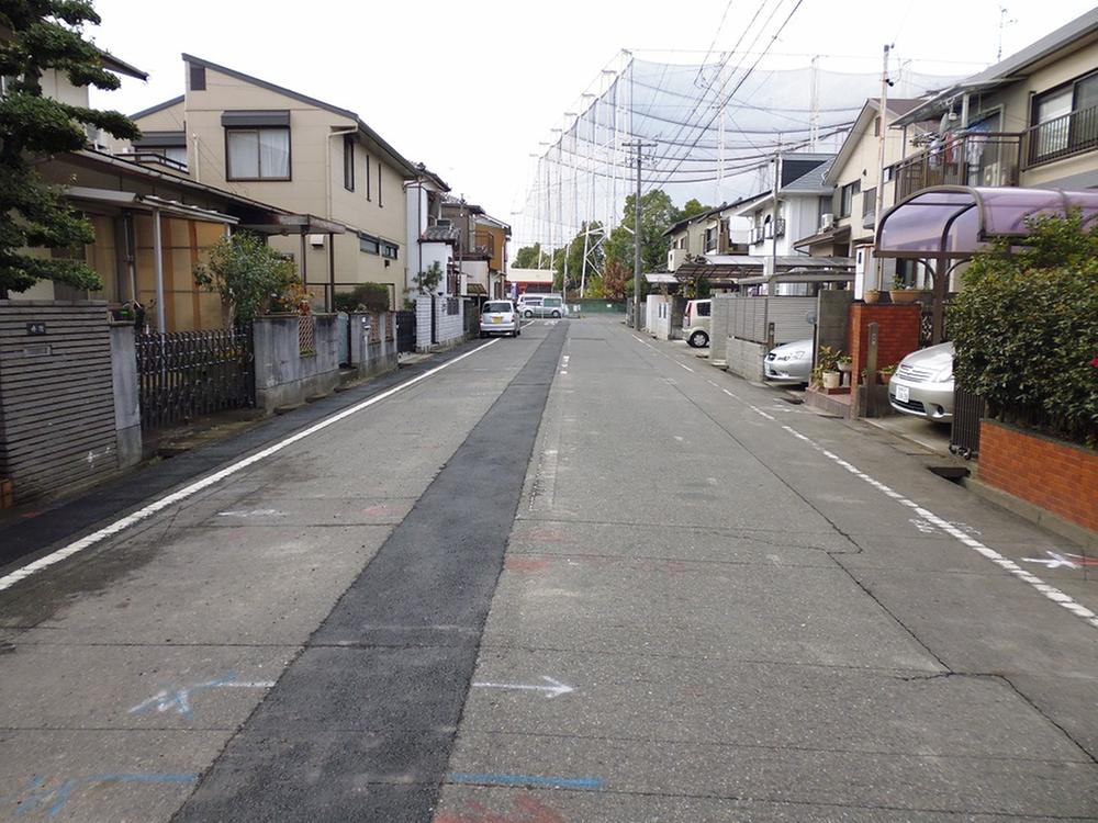 Local photos, including front road. 2013.12.2 shooting