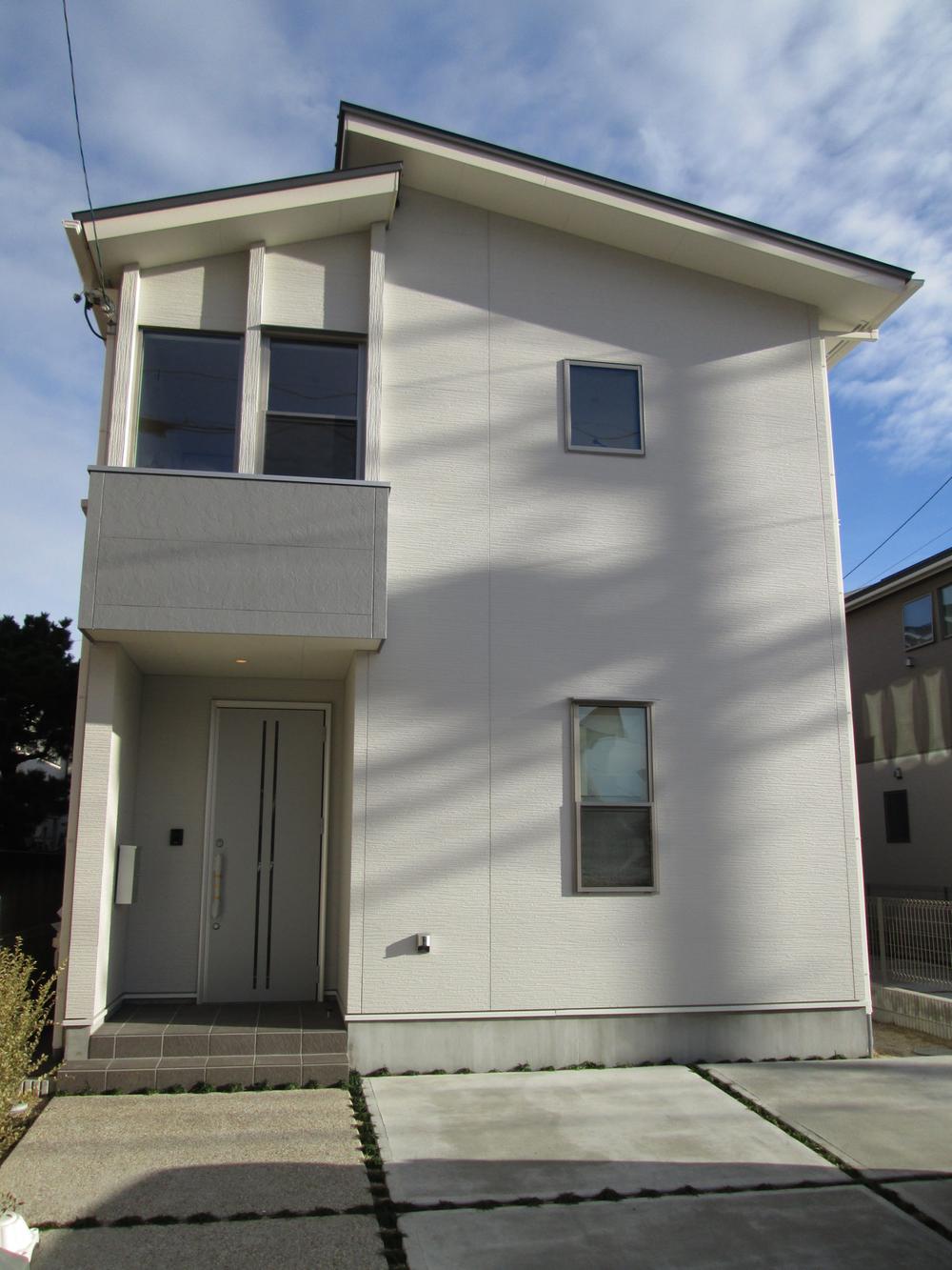 Local appearance photo. Indoor (12 May 2013) Shooting