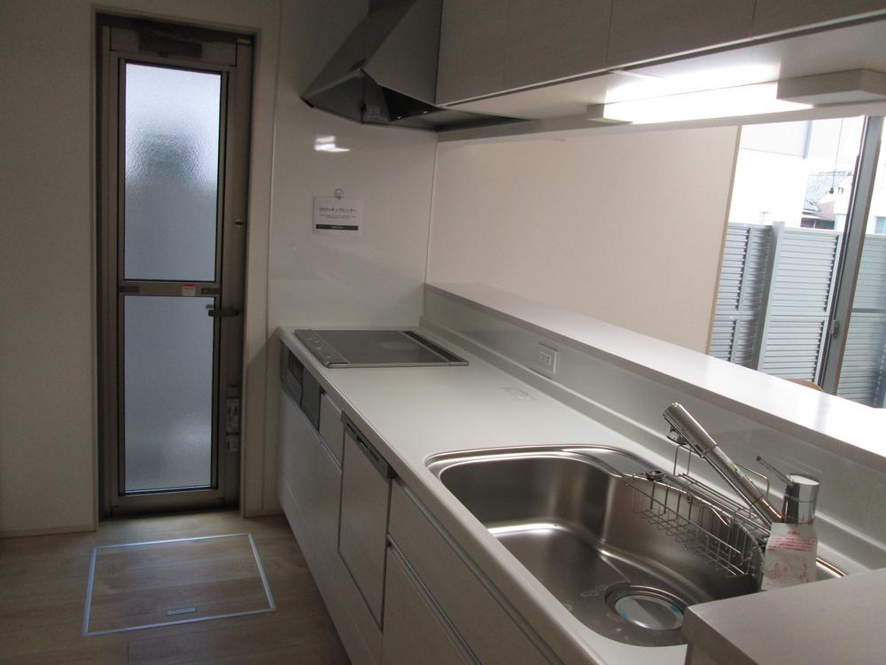 Kitchen. Indoor (12 May 2013) Shooting