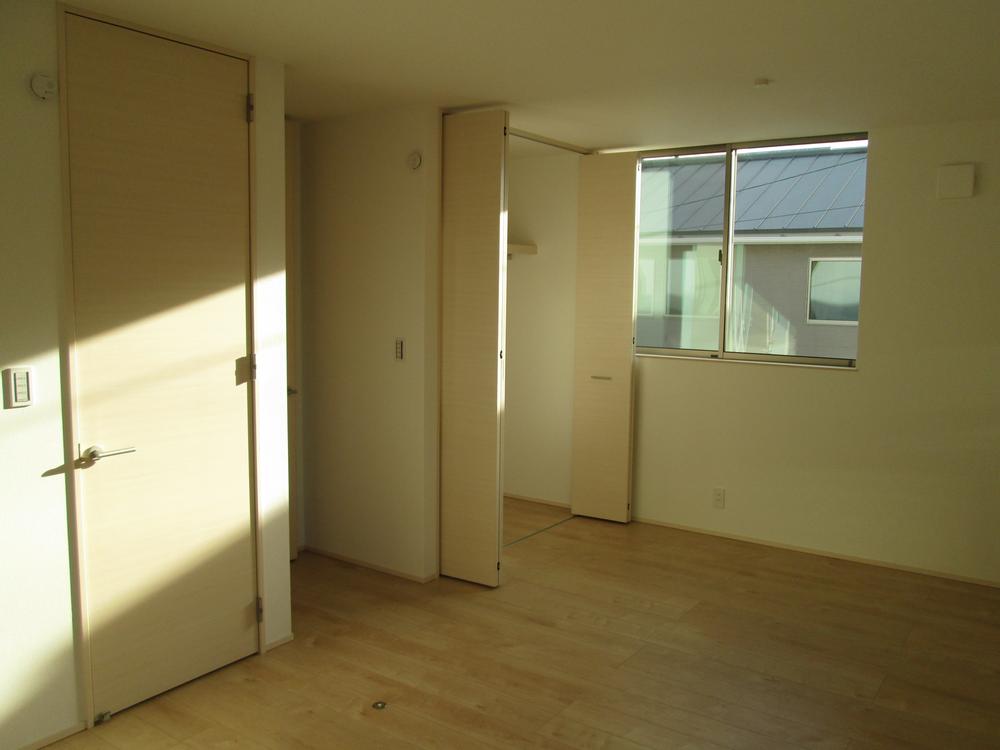 Non-living room. Indoor (12 May 2013) Shooting