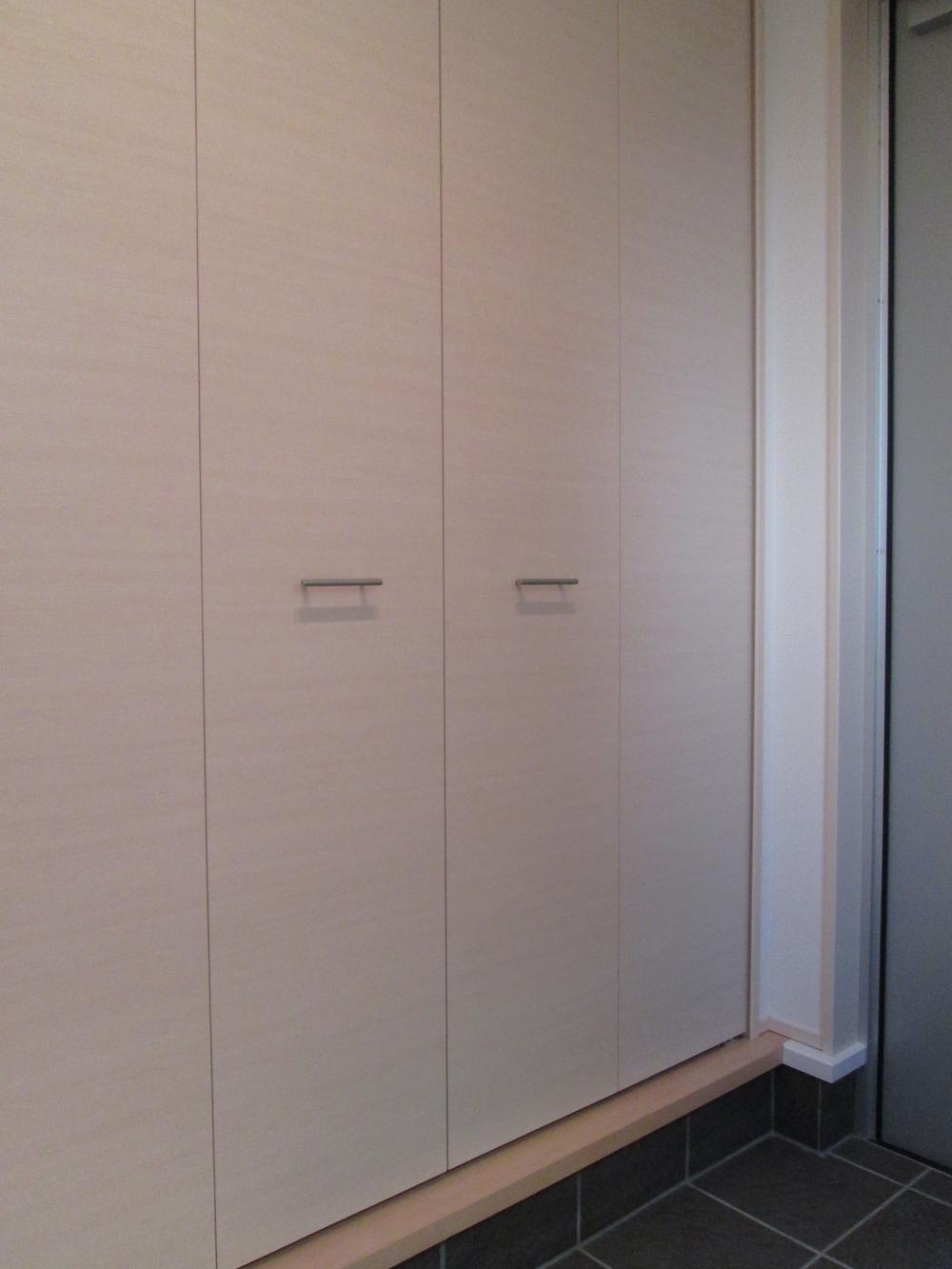 Entrance. Indoor (12 May 2013) Shooting