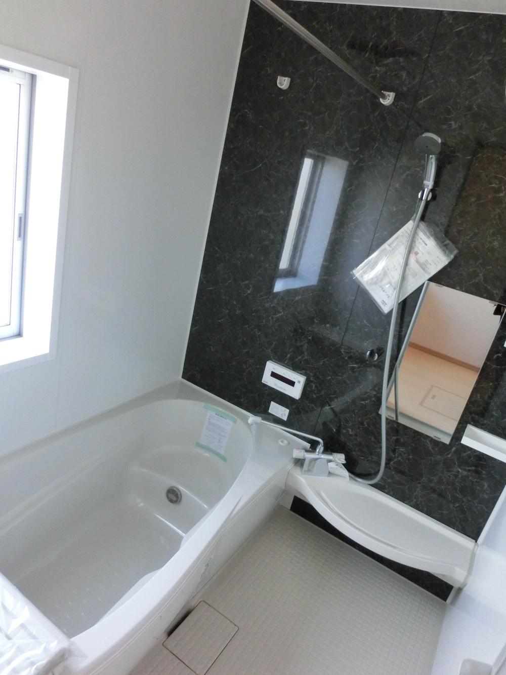 Same specifications photo (bathroom). Same construction company the same specification