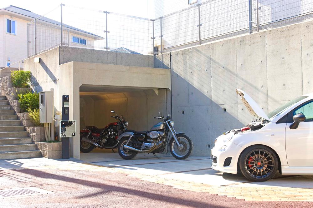 Parking lot.  [Built-in ・ garage] To protect the large bike and important car. 