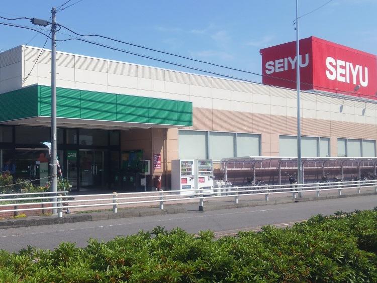 Supermarket. Seiyu 200m to "Fujishima shop"