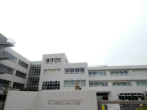 Primary school. 730m to Komaki Elementary School