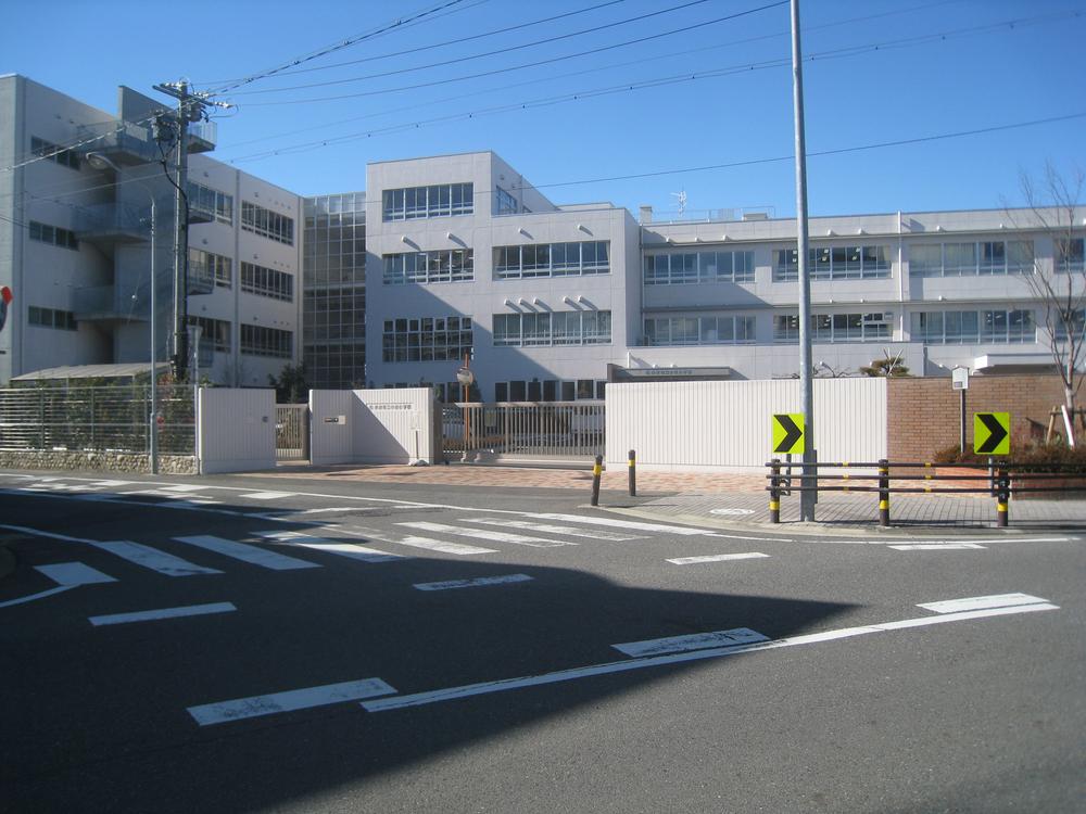 Junior high school. 1136m to Komaki Municipal Komaki junior high school