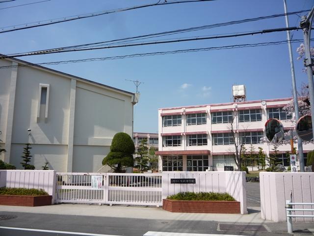 Junior high school. 850m to Komaki City Ajioka junior high school