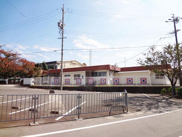 kindergarten ・ Nursery. Also do not bother drop off and pick up of 80m daily until Komaki Municipal Honjo nursery. 