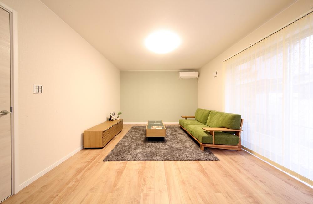 Living. Spacious living room, which would put even a large-screen TV.