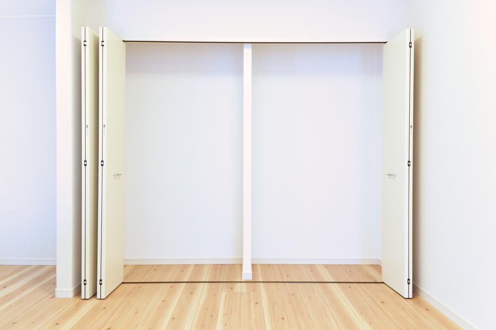 Receipt. Large space closet to 1F dining. Clean your clean up.