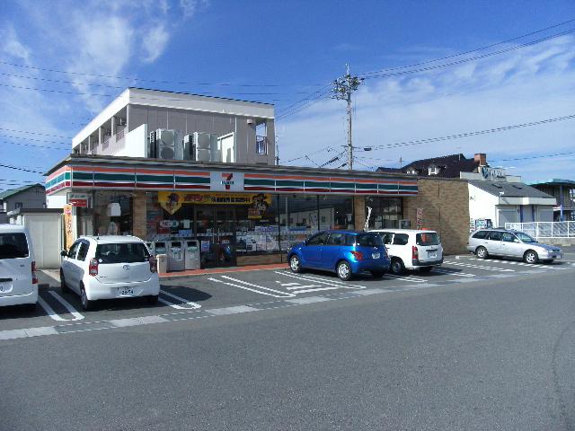 Convenience store. 1061m until the Seven-Eleven large Toyoda 3-chome