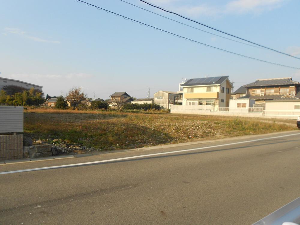 Local photos, including front road. Panoramic view: 2013 December 20, shooting