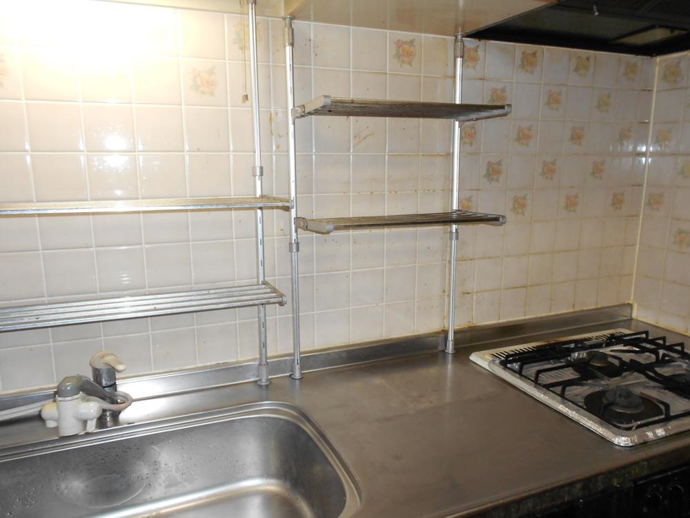 Kitchen. Indoor (September 2012) shooting