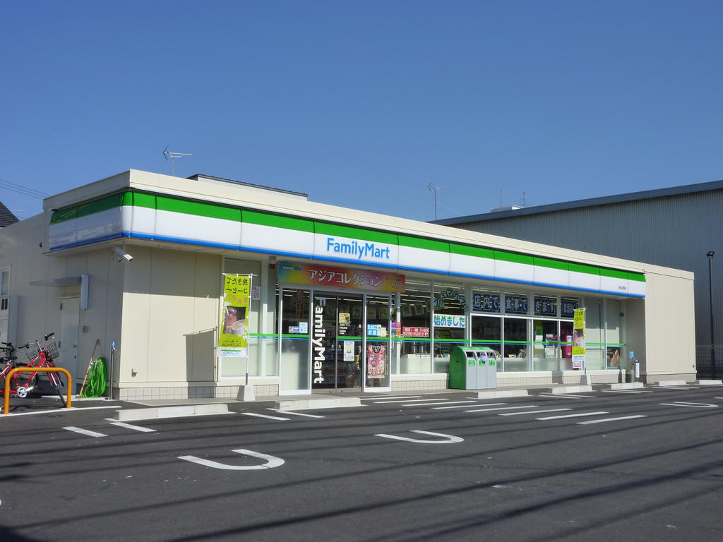 Convenience store. FamilyMart Komaki Shinmachi store up (convenience store) 816m