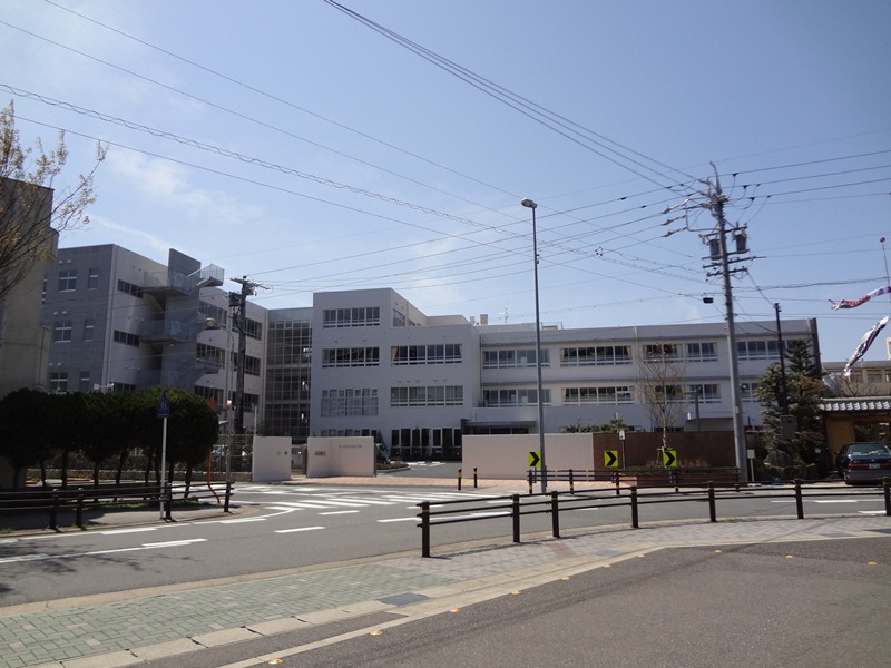 Primary school. 1111m to Komaki Municipal Komaki Elementary School (elementary school)