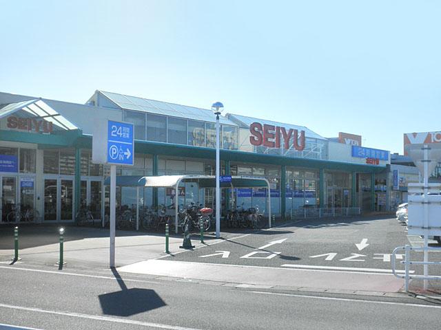 Supermarket. Seiyu Ajioka to the store 910m