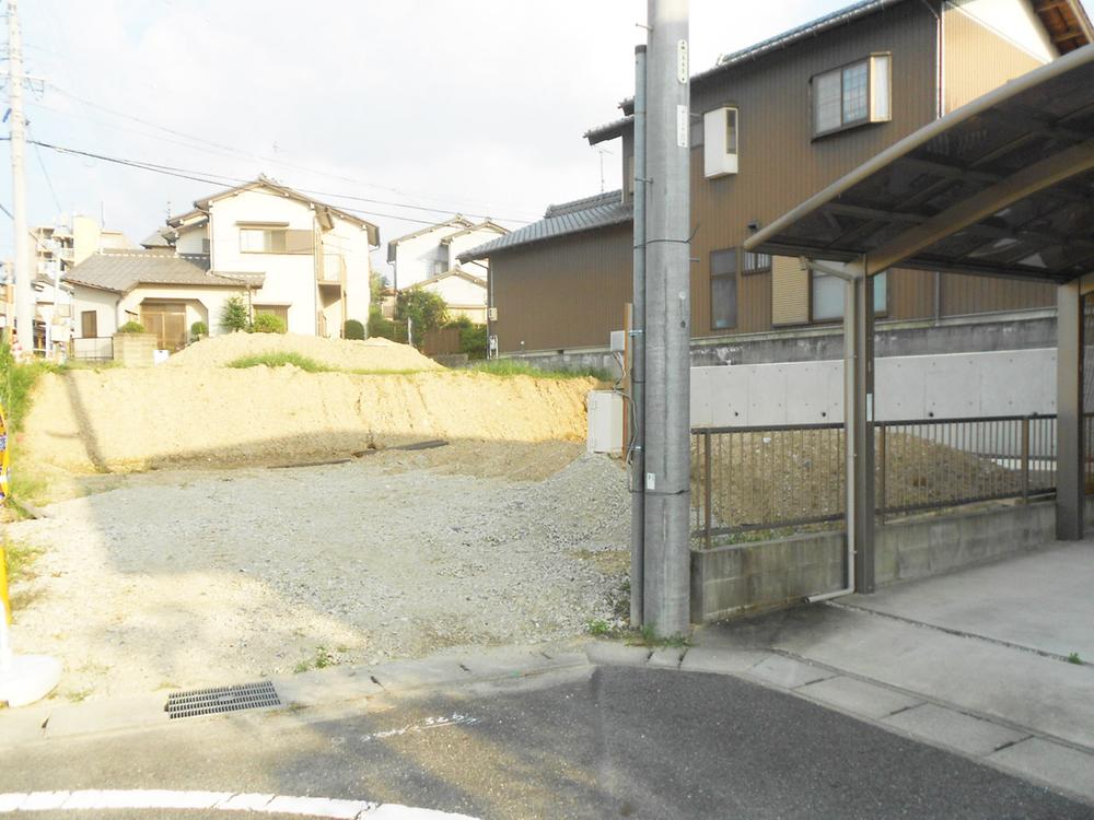 Local photos, including front road. Local: September 24, 2013 shooting