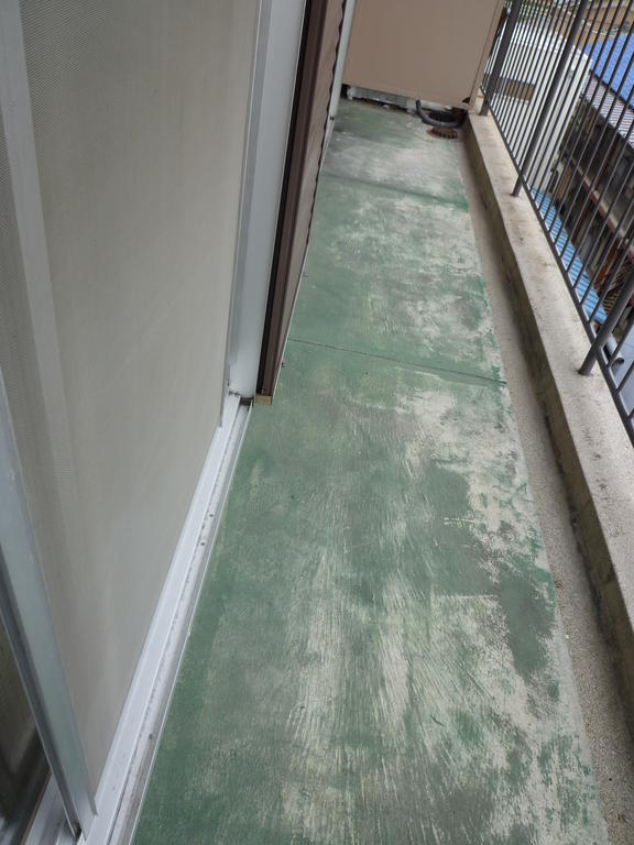 Balcony. Loose also veranda space