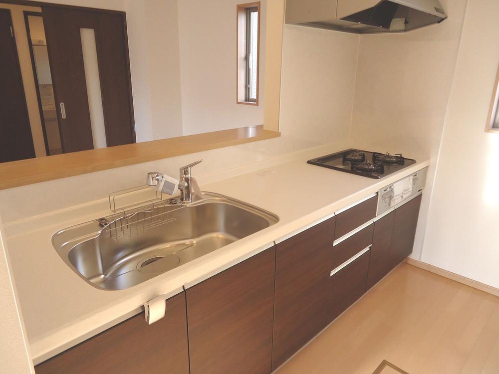Kitchen. Popular face-to-face kitchen!