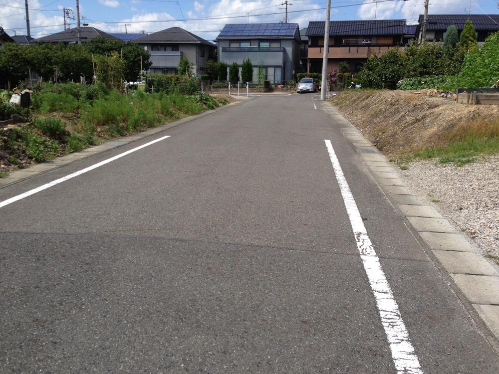 Local photos, including front road. (2013.7.18 shooting)