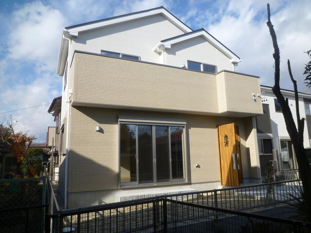 Local appearance photo. Local (12 May 2013) shooting Building 2