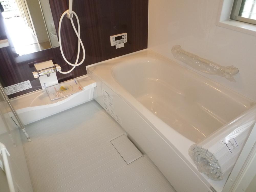 Bathroom. Building 2