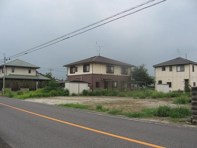 Local photos, including front road. Local (July 2013) Shooting