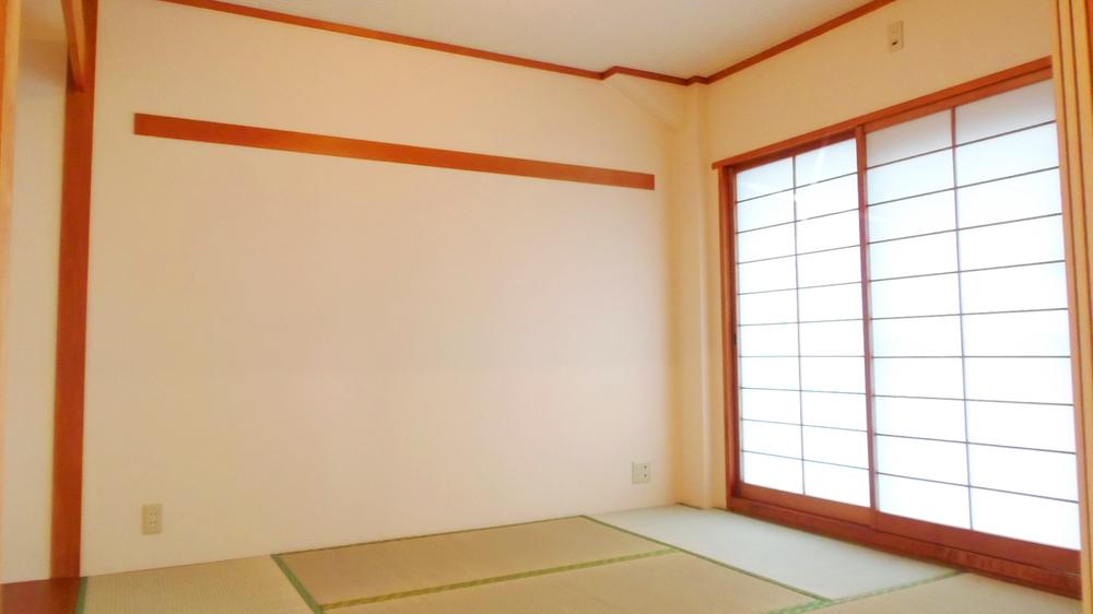 Non-living room. presence of mind Lead from the living room to the tatami room, continuity some space