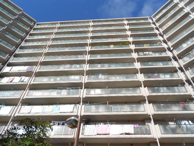 Local appearance photo. I photographed the apartment of an appearance from the southeast side.