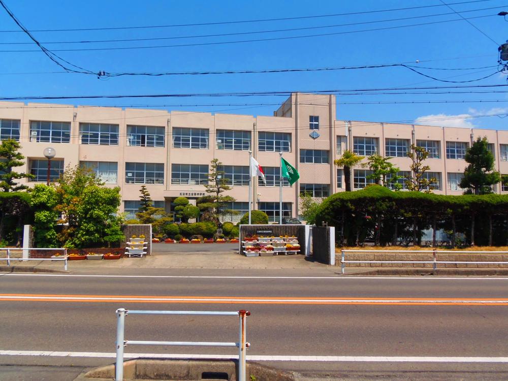 Junior high school. Miyata junior high school  /  About 560m
