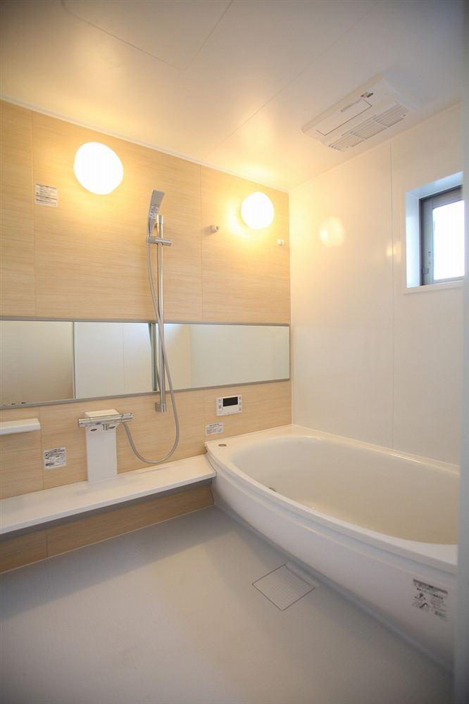 Bathroom. Indoor (11 May 2013) Shooting Building A