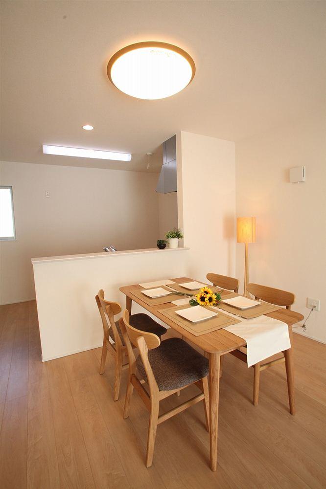 Living. Indoor (11 May 2013) Shooting Building A dining