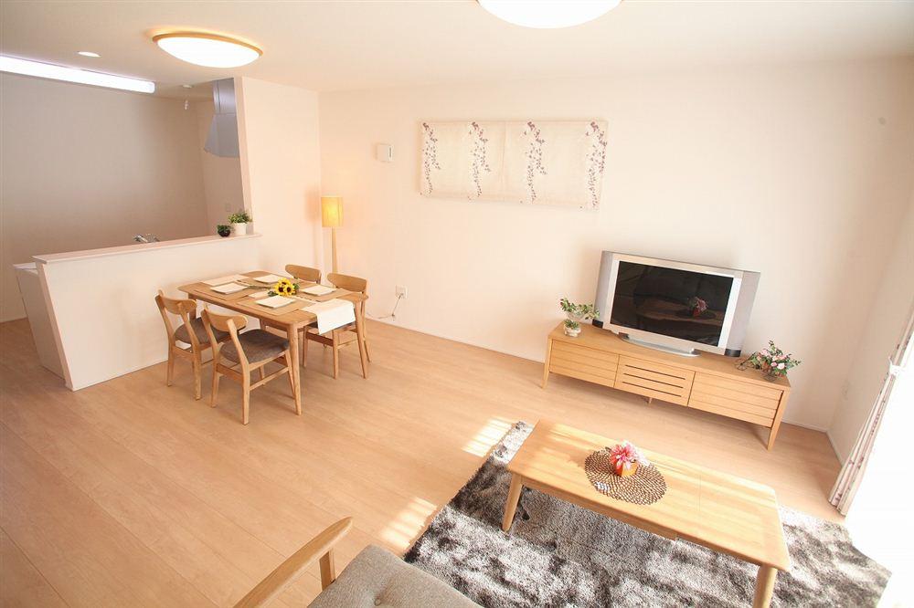 Living. Indoor (11 May 2013) Shooting Building A