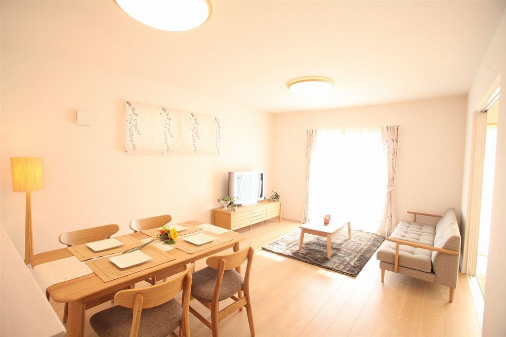 Living. Indoor (11 May 2013) Shooting Building A