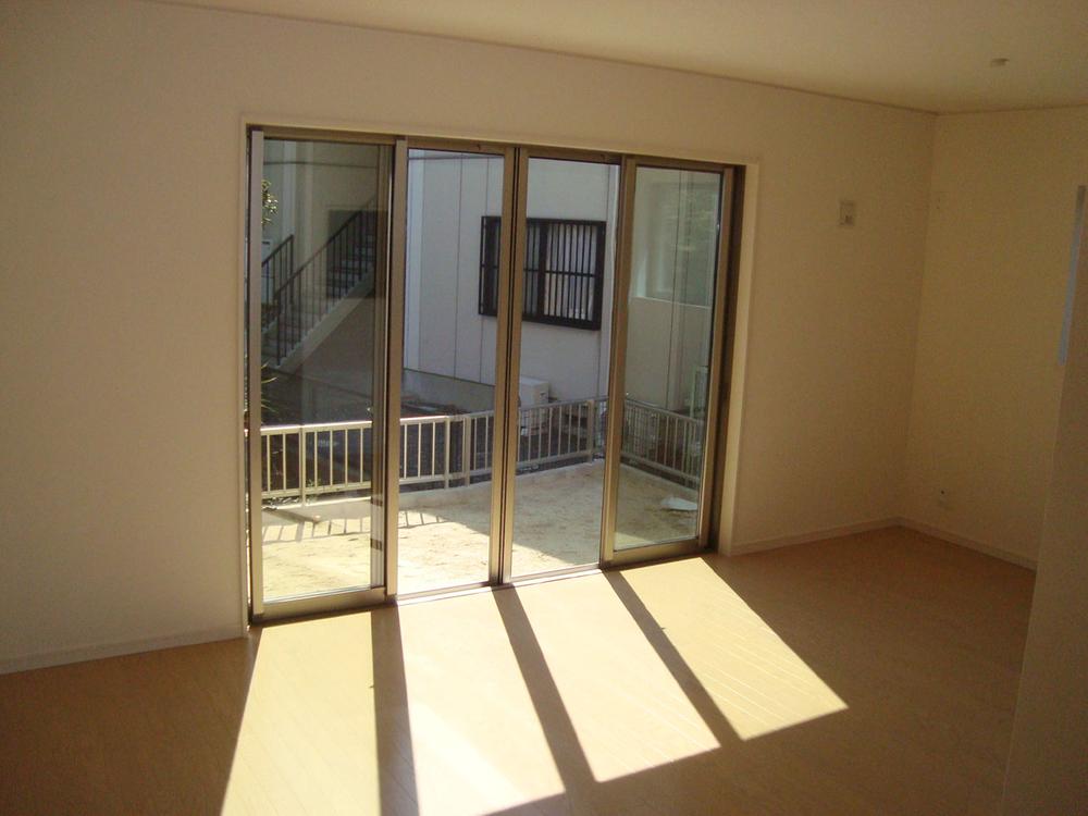 Living. Building 2 Facing south in sunny! 