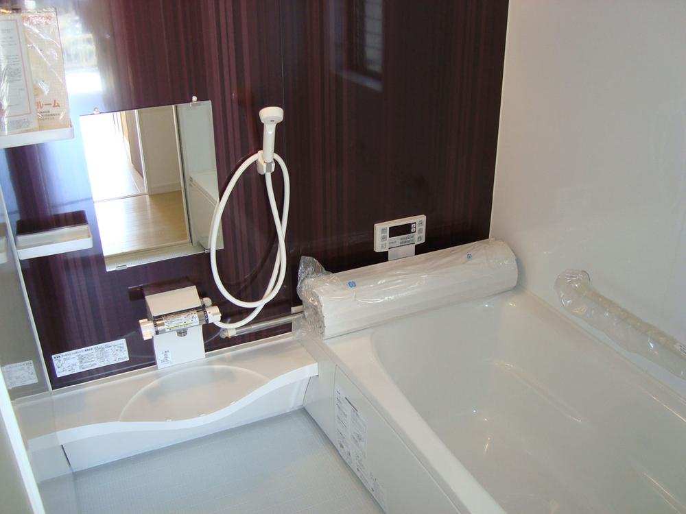 Bathroom. Building 2 With bathroom dryer! 