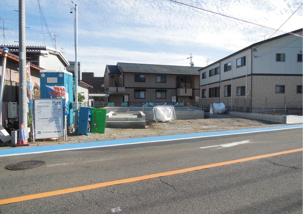 Local photos, including front road. Local (10 May 2013) Shooting