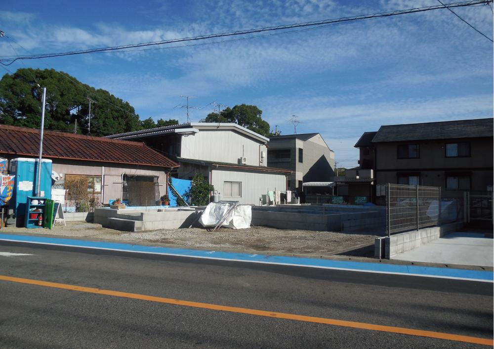 Local photos, including front road. Local (10 May 2013) Shooting