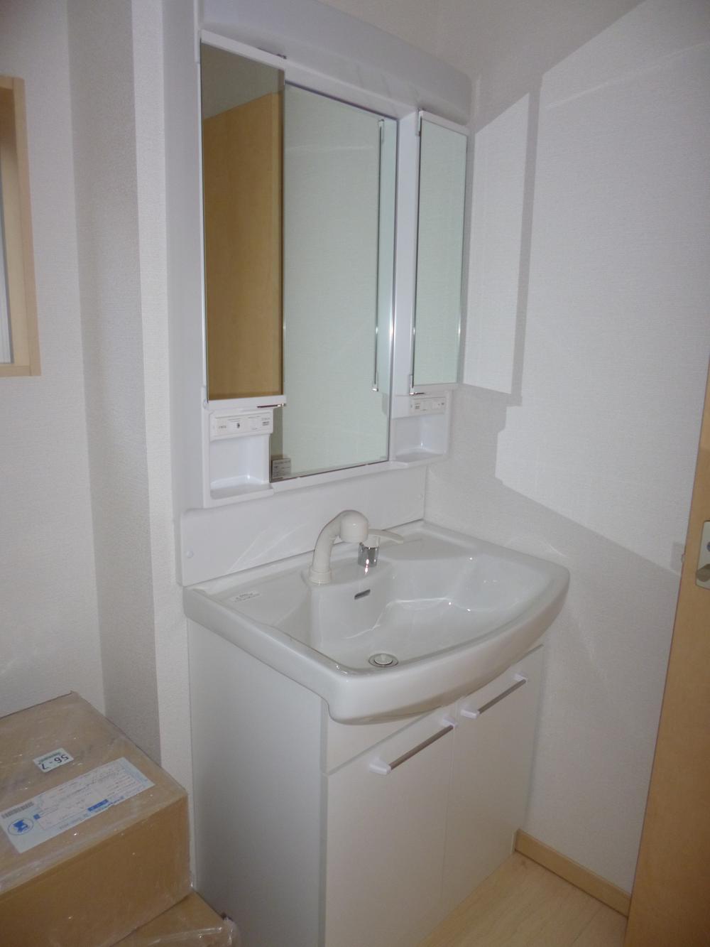 Wash basin, toilet. (2013.12.3 shooting) 1 Building