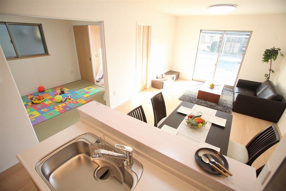 Living. Indoor (11 May 2013) Shooting A-5 buildings