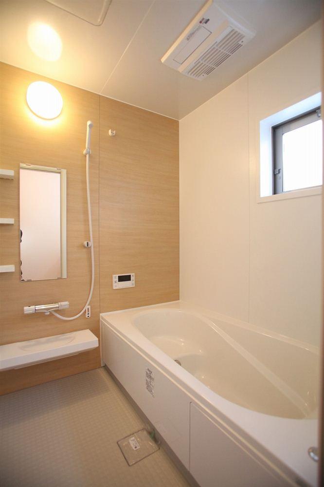 Bathroom. Indoor (11 May 2013) Shooting A-5 buildings